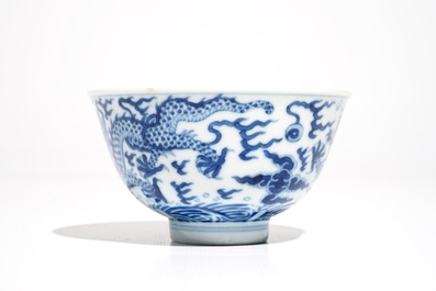 A Chinese blue and white dragon bowl, Daoguang mark, 19/20th C.