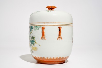 A large Chinese cylindrical box and cover, Qianlong mark, 19/20th C.