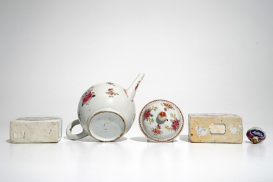 A Chinese famille rose teapot and two tea caddies, Qianlong