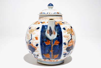 A large Chinese Imari style globular teapot and cover, Kangxi