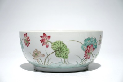 A Chinese famille rose bowl with lotus pond design, Daoguang mark, 19/20th C.