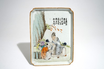 Een Chinees qianjiang cai theeservies met figurendecor, 19/20e eeuw