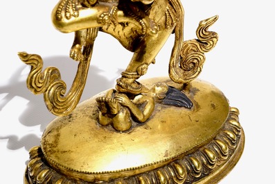 Un mod&egrave;le de Simhavaktra en bronze dor&eacute;, Tibet, 18&egrave;me