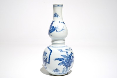 Een Chinese blauwwitte dubbele gourde vaas, Kangxi