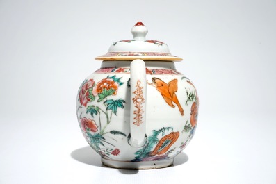 Une assiette et une th&eacute;i&egrave;re en porcelaine de Chine famille rose &agrave; d&eacute;cor d'oies, Yongzheng/Qianlong