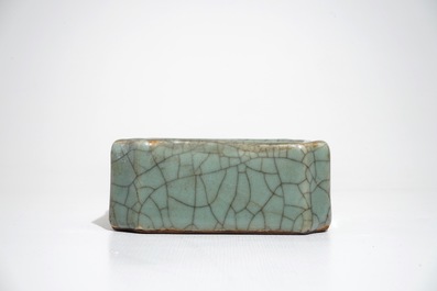 A Chinese ge-type crackle-glazed square brushwasher, Qianlong mark, 19/20th C.