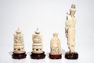 Un couple imp&eacute;rial, un lettr&eacute; et une immortelle en ivoire sculpt&eacute;, Chine, 19/20&egrave;me