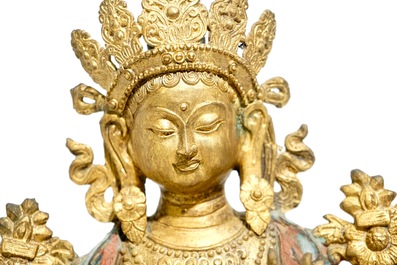 Une grande statuette de Tara en bronze et cloisonn&eacute;, Chine, 19&egrave;me