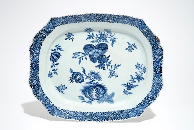 A Chinese blue and white dish, a pair of Canton vases and a cup and saucer with roosters, Qianlong and 19th C.