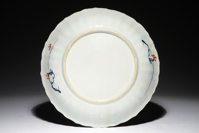 Un plat en porcelaine de Chine famille verte aux armes de Namur, Kangxi/Yongzheng