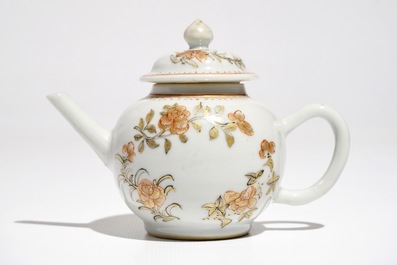 A Chinese miniature grisaille teapot and cover, 18th C.