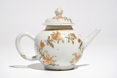 A Chinese miniature grisaille teapot and cover, 18th C.