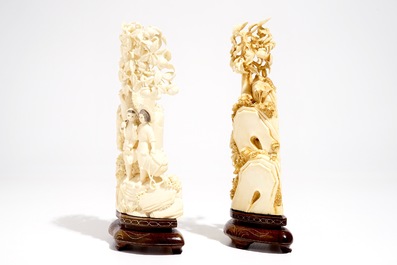 Deux groupes en ivoire sculpt&eacute; sur socle en bois, 2&egrave;me quart du 20&egrave;me