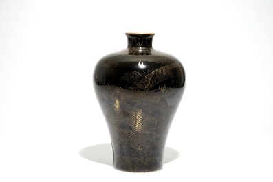 A Chinese black-glazed meiping vase with gilt dragon design, Qianlong mark, 19th C.