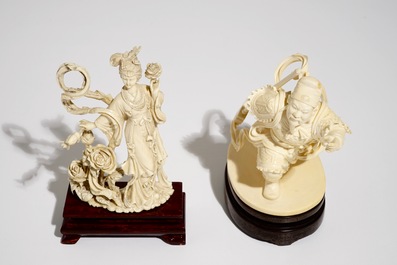 Deux figures en ivoire sculpt&eacute; figurant un guerrier et Chang'e, Chine, 19/20&egrave;me