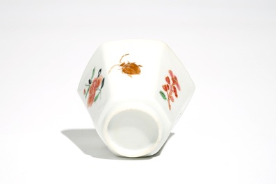 Trois soucoupes et une tasse en porcelaine de Chine famille rose, Yongzheng