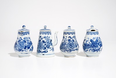 A Chinese blue and white cruet set on stand, Qianlong