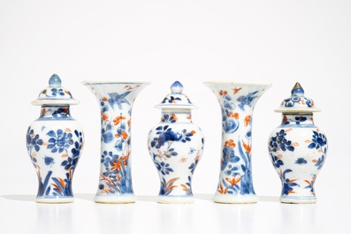A miniature five-piece Chinese Imari garniture with floral design, Kangxi