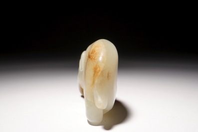 A mottled jade carving of an elephant, 19th C.