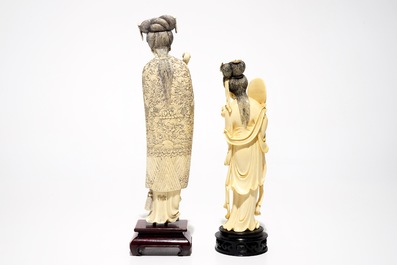 Two Chinese ivory figures of ladies on wooden bases, 19/20th C.