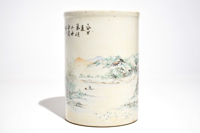 Un grand pot &agrave; pinceaux en porcelaine de Chine qianjiang cai, 19/20&egrave;me