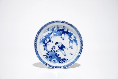 Zes Chinese blauwwitte koppen en schotels, Kangxi merk, 19e eeuw