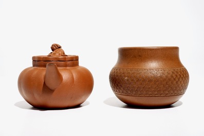 A Chinese Yixing stoneware teapot and a small vase, 19/20th C.
