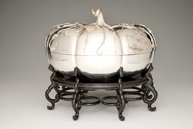 A fine large Chinese silver pumpkin-shaped condiments box and cover, Qing Yun, Tientsin, 18/19th C.