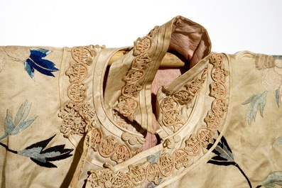 A Chinese embroidered silk woman&rsquo;s robe, late Qing or early Republic
