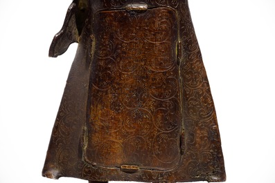 Een grote bronzen figuur van Boeddha Dipankara, Nepal, 18/19e eeuw