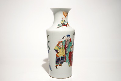 A Chinese famille rose Yongzheng-style rouleau vase, 19th C.