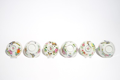 Six tasses et soucoupes avec quatre couvercles en porcelaine de Chinese famille rose de Canton, 19&egrave;me