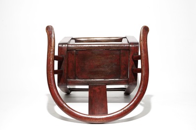 Vier Chinese houten stoelen, 19/20e eeuw