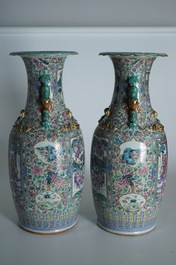 A pair of very large Chinese famille rose vases with war scenes, 19th C.