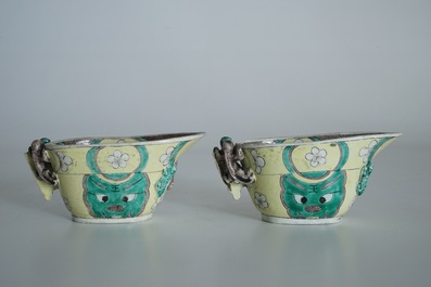 A pair of Chinese verte biscuit libation cups, 18/19th C.