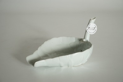 A Chinese blanc de Chine lotus-shaped water dropper, 19/20th C.