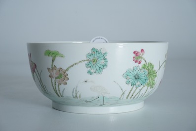 A Chinese famille rose bowl with lotus pond design, Daoguang mark, 19/20th C.