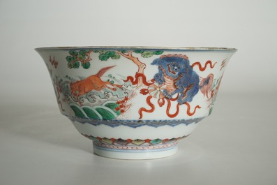 A Chinese famille verte bowl with Buddhist lions, Kangxi