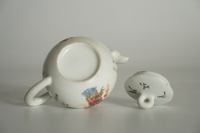 A Chinese famille rose Wu Shuang Pu teapot, 19th C.