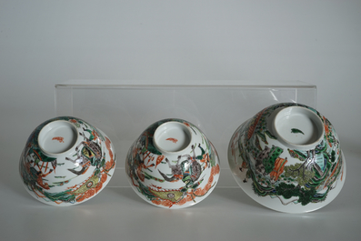 Three Chinese famille verte bowls with figures, 19th C.