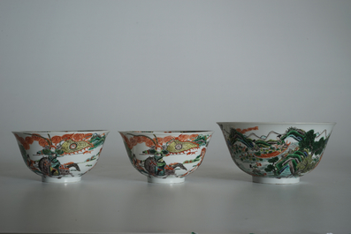 Three Chinese famille verte bowls with figures, 19th C.