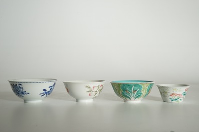 Four various Chinese famille rose and blue and white bowls, 19/20th C.