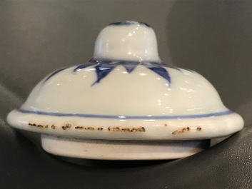 A set of three Chinese blue and white Hatcher cargo type mustard jars and covers, Transitional period