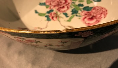 Un grand bol en porcelaine de Chine famille rose &agrave; d&eacute;cor figuratif, Yongzheng