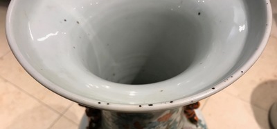 Deux grands vases en porcelaine de Chine qianjiang cai, 19/20&egrave;me