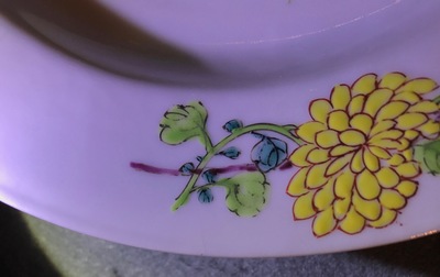 Deux assiettes en porcelaine de Chine famille rose, Yongzheng