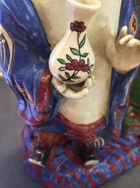 Deux groupes en porcelaine de Chine famille rose des fr&egrave;res Hehe Er Xian, 19/20&egrave;me