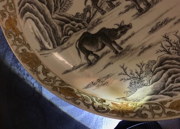 Un bol et une assiette en porcelaine de Chine grisaille &agrave; d&eacute;cor de buffles, Yongzheng