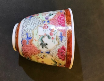 Quatre tasses et soucoupes en porcelaine de Chine famille rose, Yongzheng/Qianlong