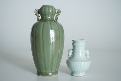 Deux vases en porcelaine de Chine monochrome c&eacute;ladon et de style Qingbai, 19/20&egrave;me